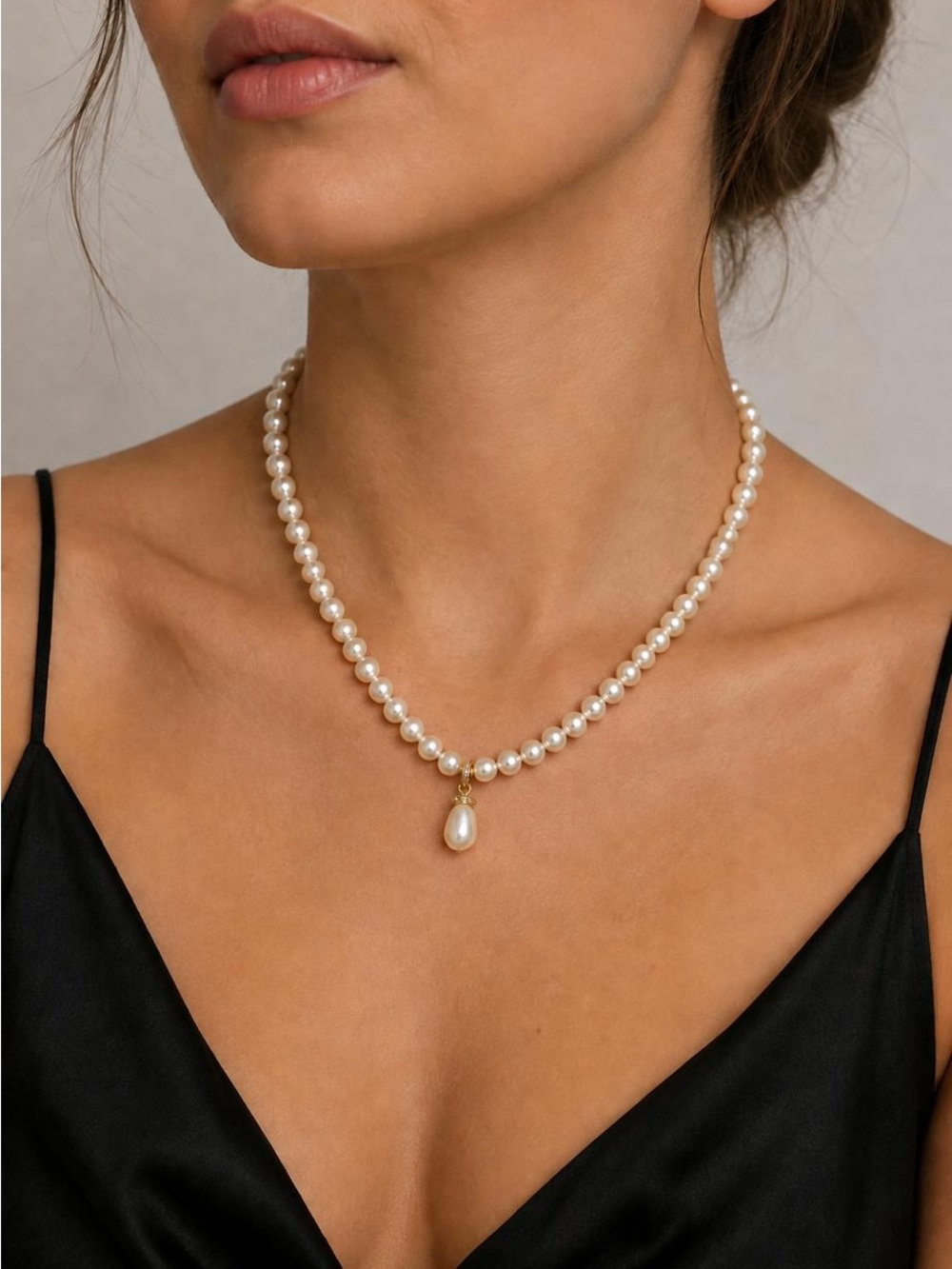 Vintage Cultured Pearl Necklace 10K Gold Clasp Teardrop Pearl Pendant 23.4g